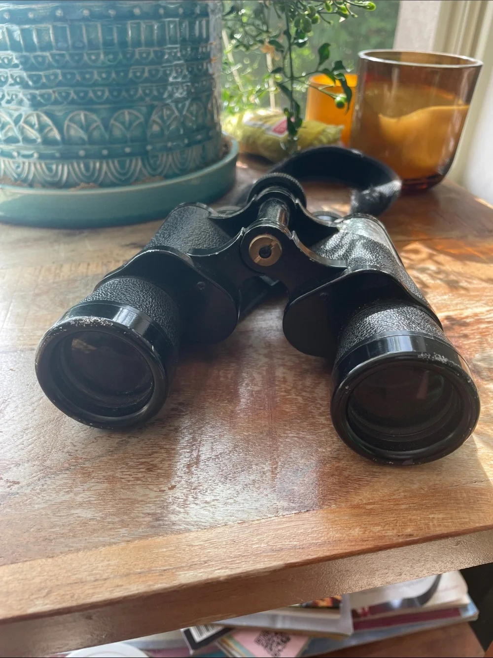 10x35 Black Compact Binoculars — Rugged Field Optic